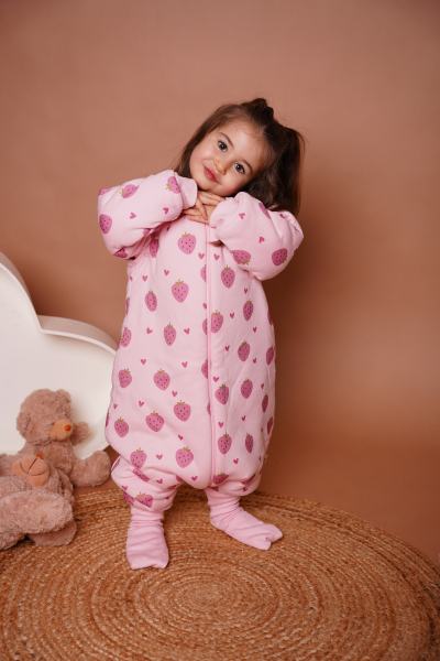 Çilek Desen-Ayaklı Uyku Tulumu